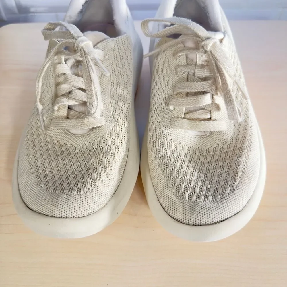 Kizik Sneaker Men's 6 Women's 7.5